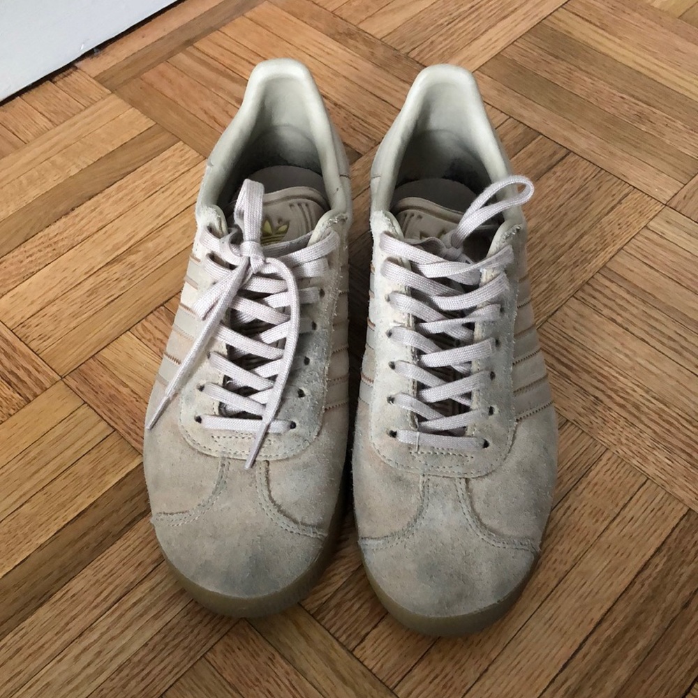 Adidas beige suede gazelle